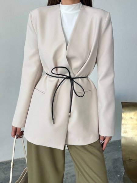 بليزر بيج مع قشاط جلد