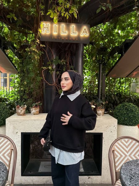 بلوزة عملية بقصة قميص